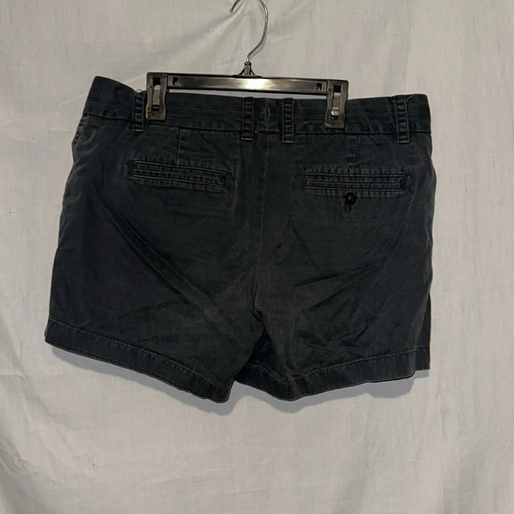 J Crew Chino broken in 100% cotton shorts size 8 - Picture 2 of 3